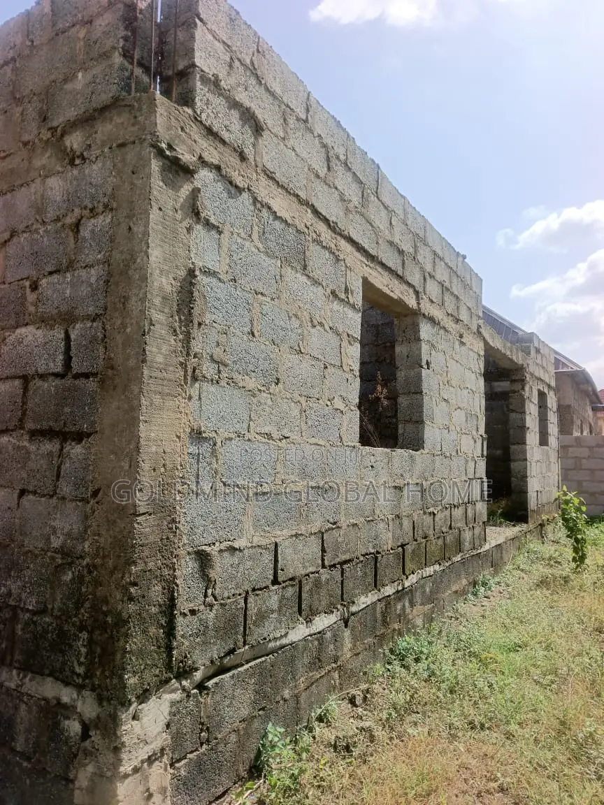 2bdrm Bungalow in Lugbe District. for sale in Sabon Lugbe