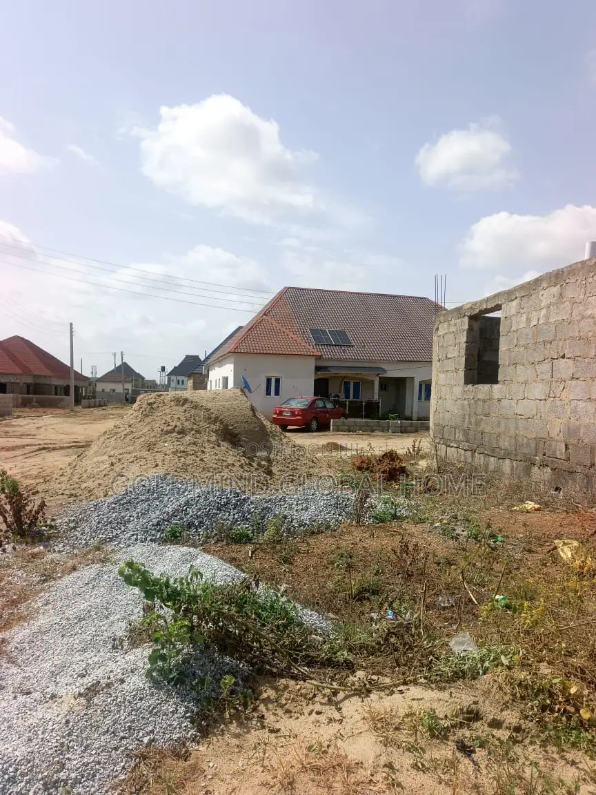 2bdrm Bungalow in Lugbe District. for sale in Sabon Lugbe