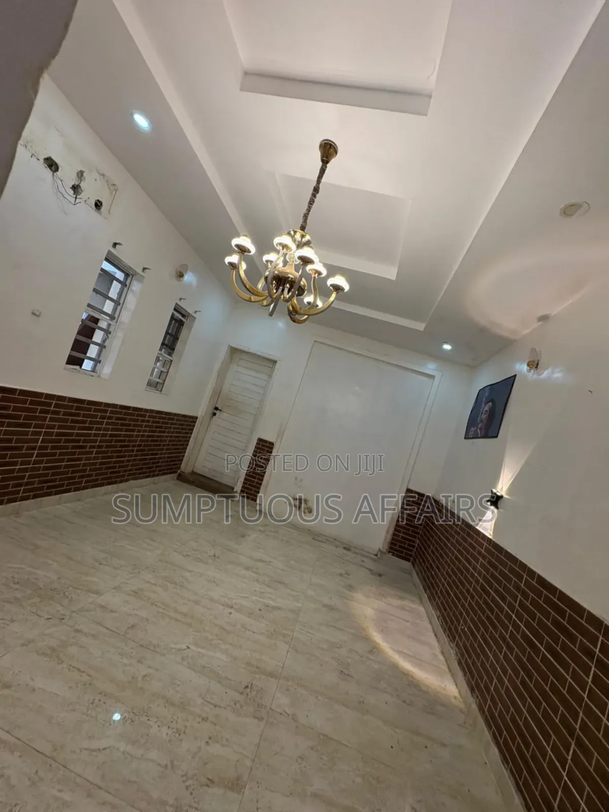 Mini Flat in Chevron for rent in Chevron