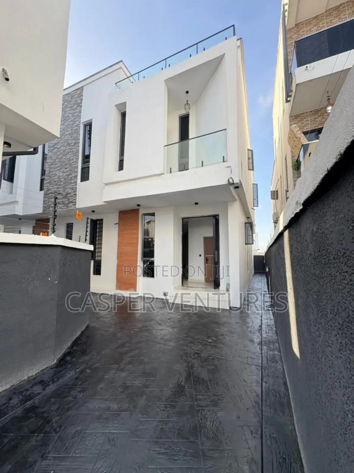 4bdrm Duplex in Ikota Villa for sale in Ikota