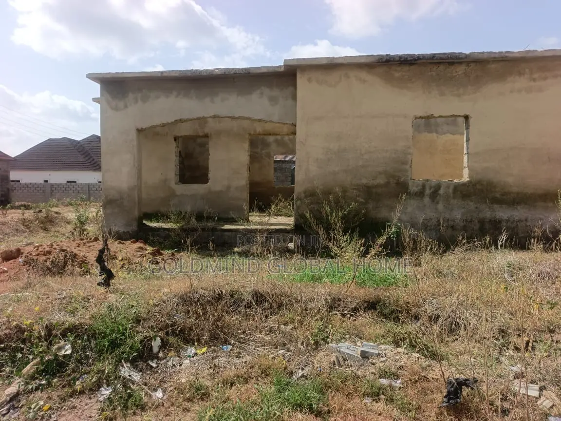 2bdrm Bungalow in Lugbe District. for sale in Sabon Lugbe