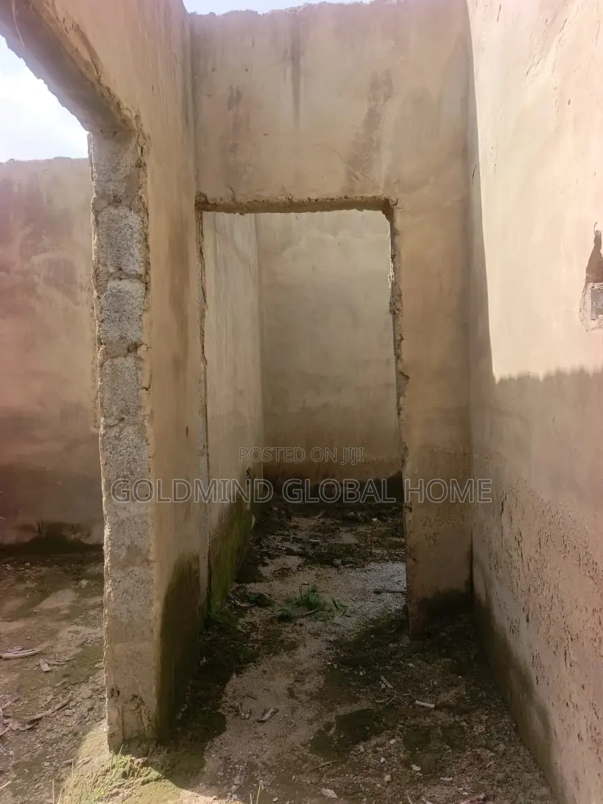 2bdrm Bungalow in Lugbe District. for sale in Sabon Lugbe