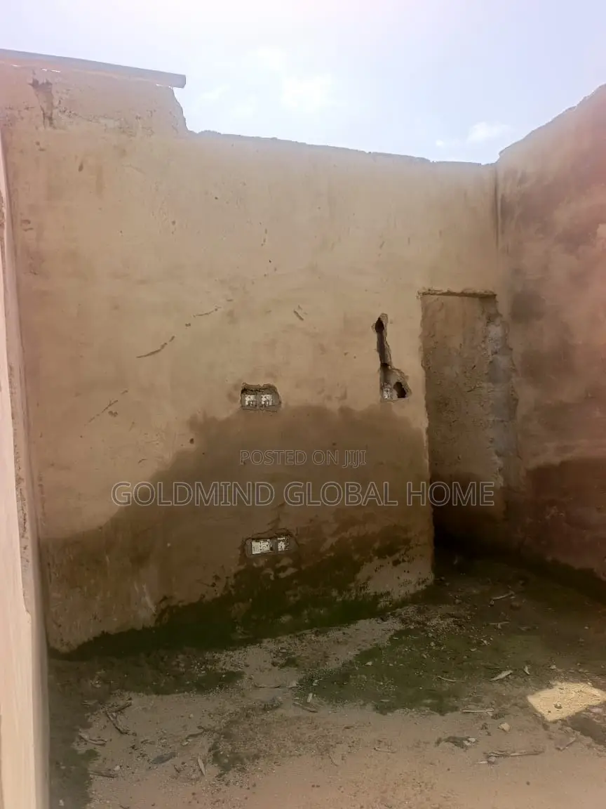 2bdrm Bungalow in Lugbe District. for sale in Sabon Lugbe