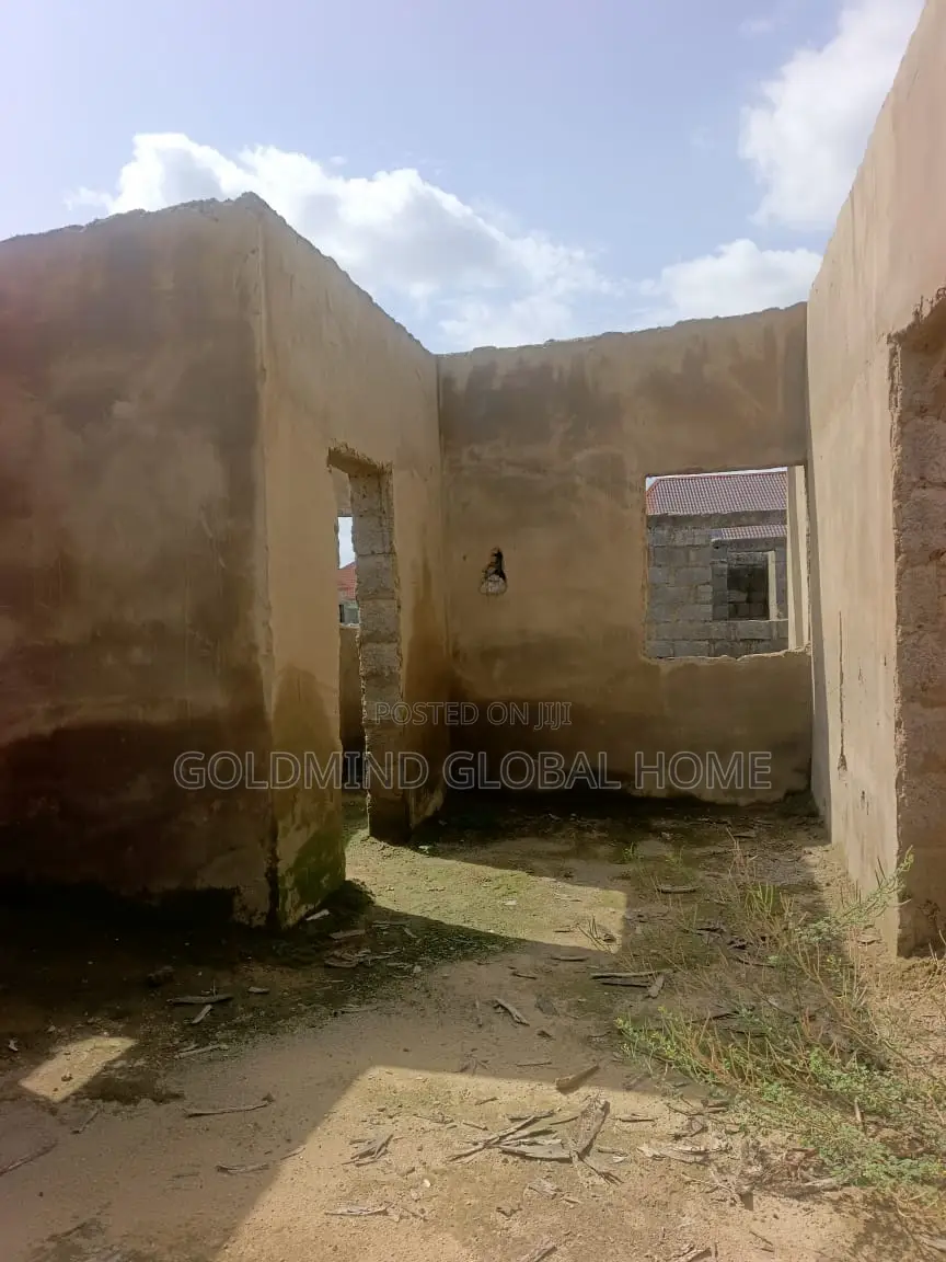 2bdrm Bungalow in Lugbe District. for sale in Sabon Lugbe