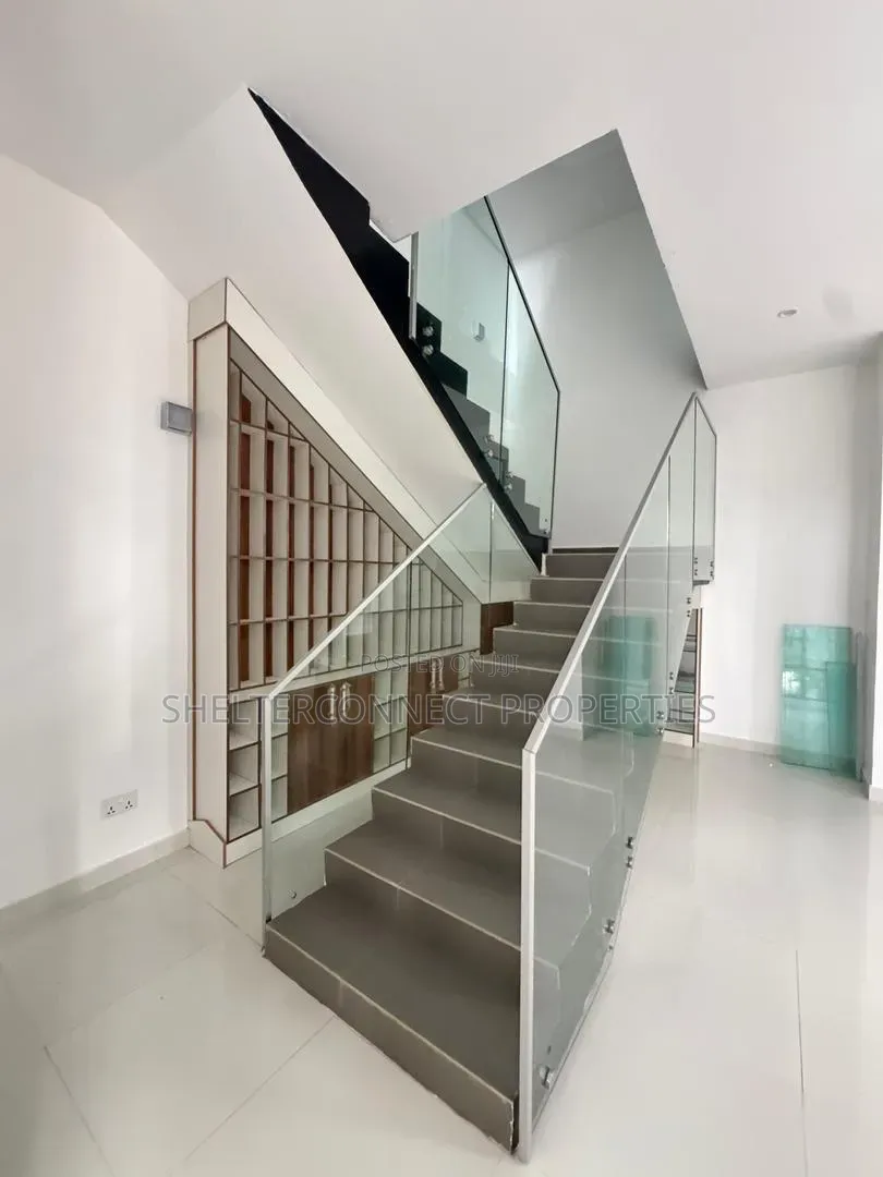 4bdrm Duplex in Victoria Island Extension for sale in Victoria Island Extension