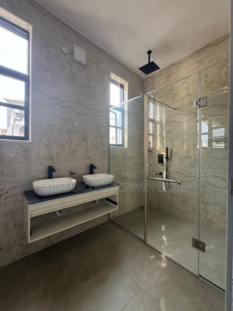 4bdrm Duplex in Victoria Island Extension for sale in Victoria Island Extension