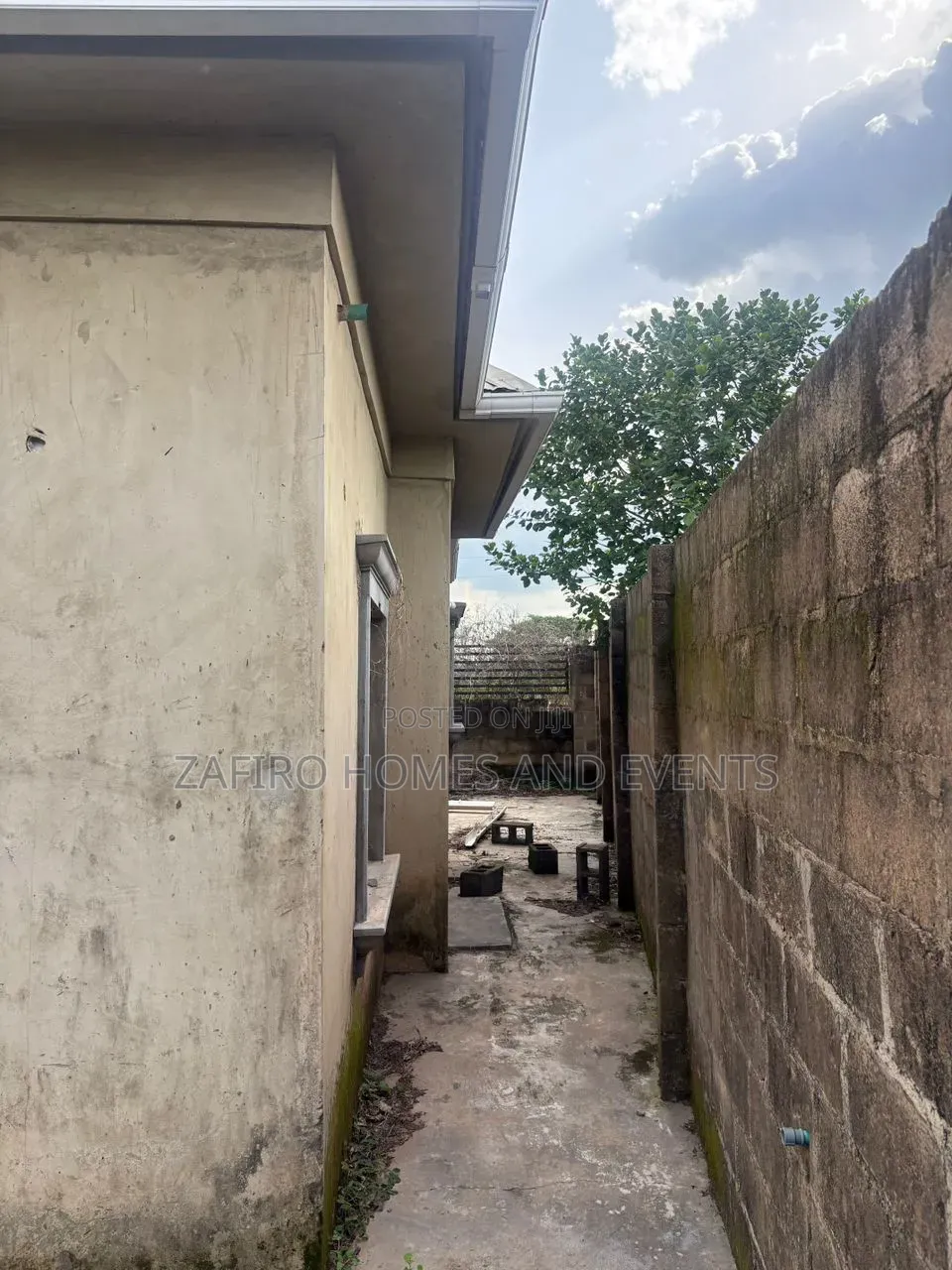 3bdrm Bungalow in Omi Adio for sale in Omi Adio