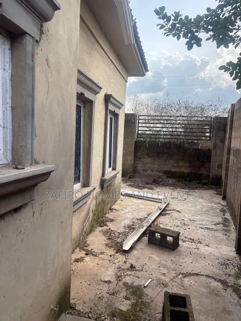 3bdrm Bungalow in Omi Adio for sale in Omi Adio