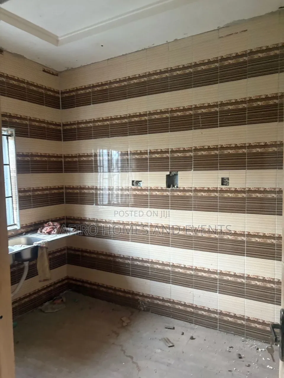 3bdrm Bungalow in Omi Adio for sale in Omi Adio