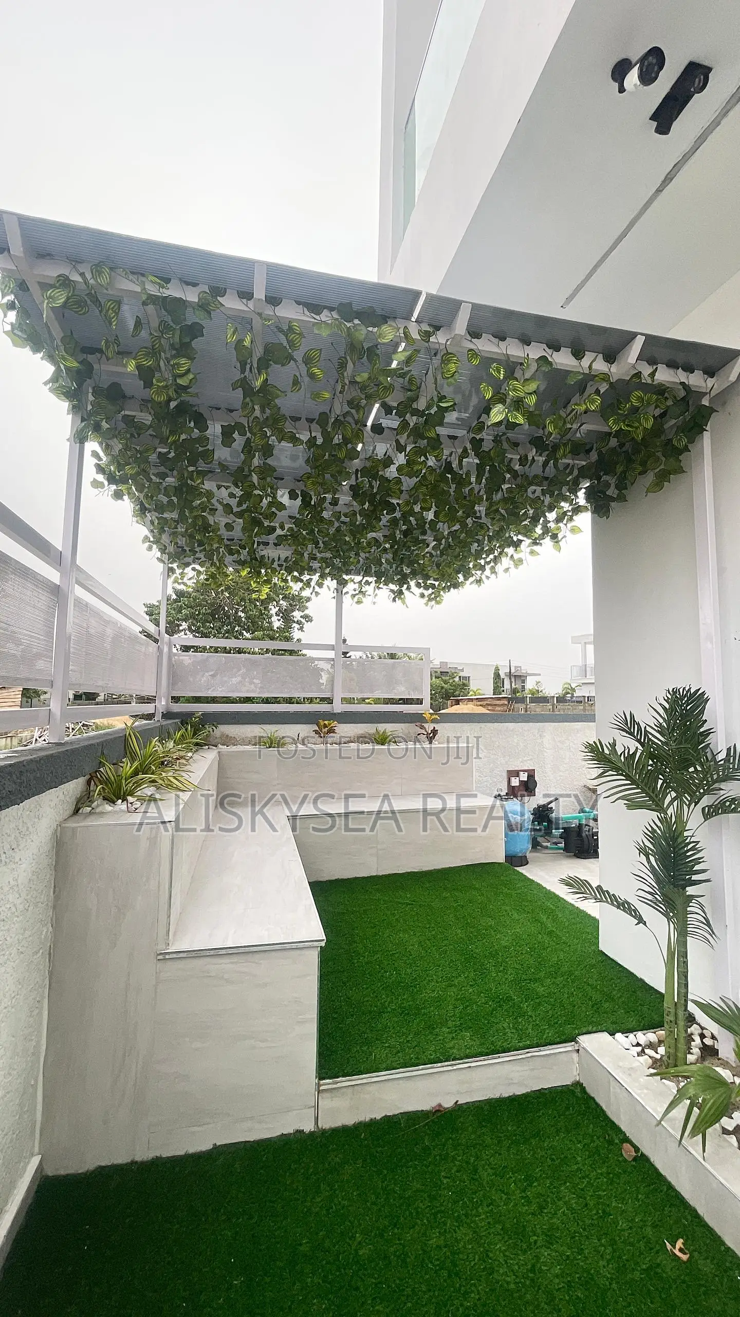 5bdrm House in Osapa for sale in Osapa london