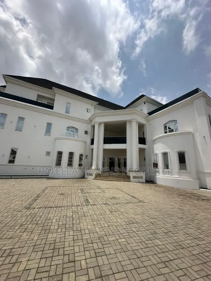 17bdrm Mansion in Asokoro for sale in Asokoro