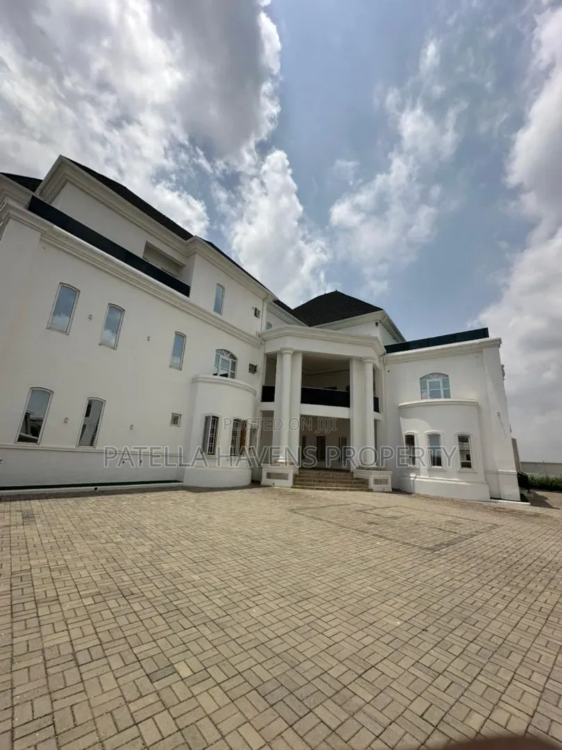 17bdrm Mansion in Asokoro for sale in Asokoro