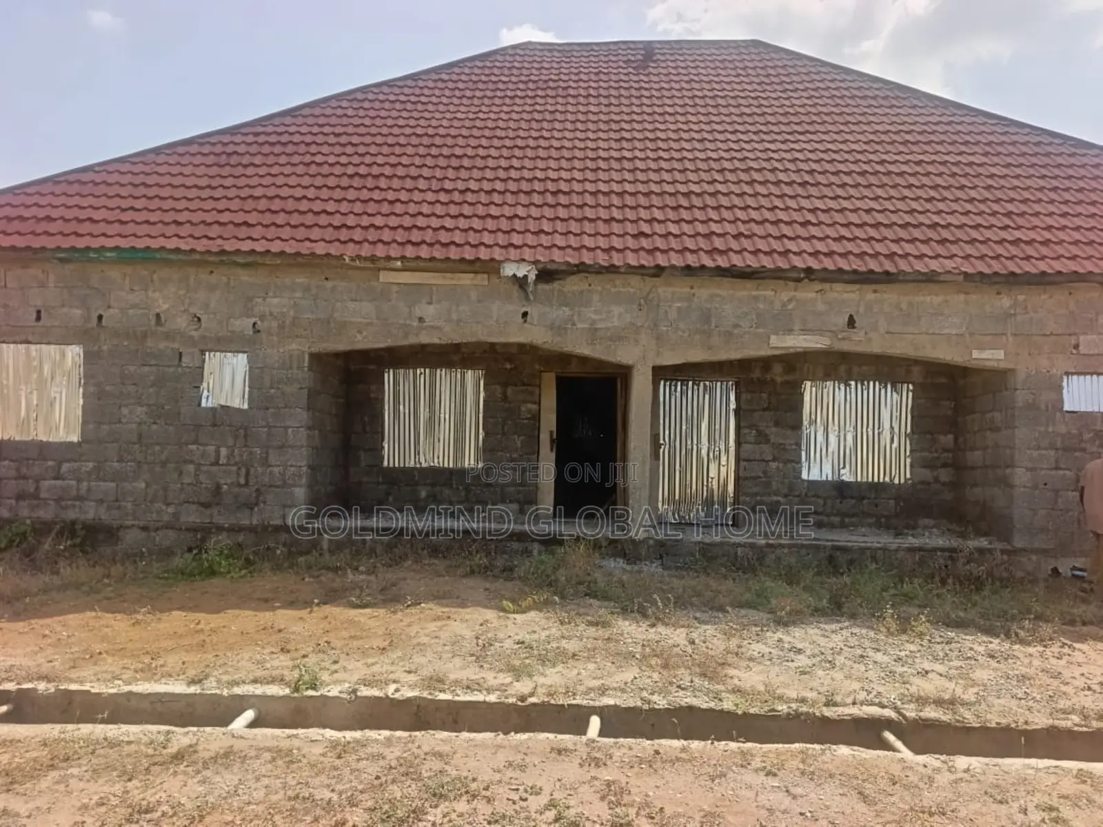 3bdrm Bungalow in Lugbe District. for sale in Sabon Lugbe