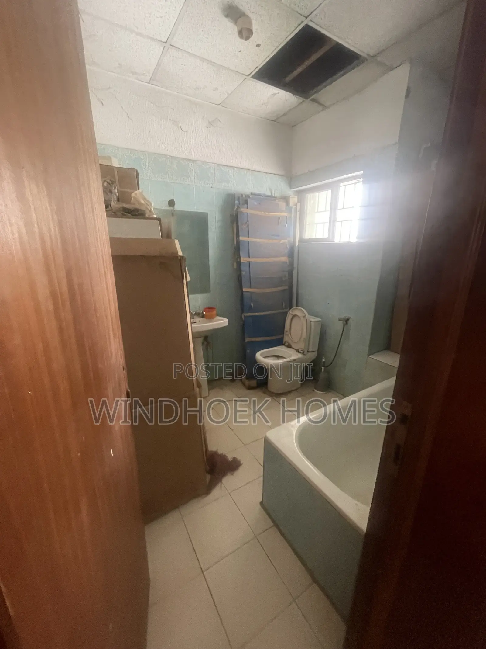 An Office Space Measuring 25sqms on the First Floor en-Suite in Maitama
