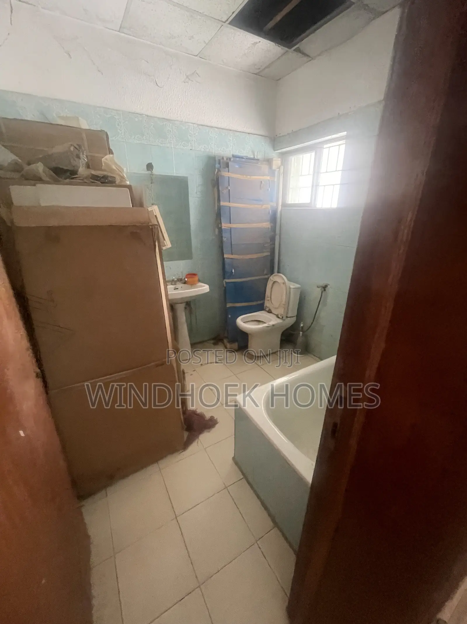 An Office Space Measuring 25sqms on the First Floor en-Suite in Maitama