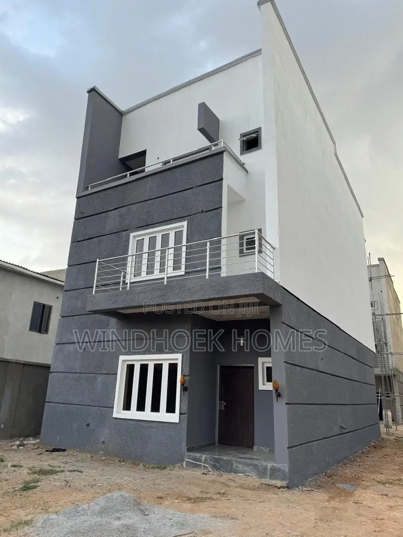 4bdrm Duplex in Life Camp for sale in Life Camp