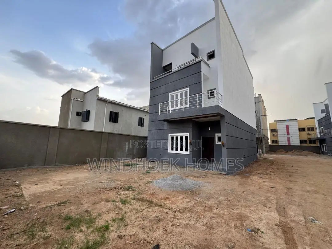 4bdrm Duplex in Life Camp for sale in Life Camp