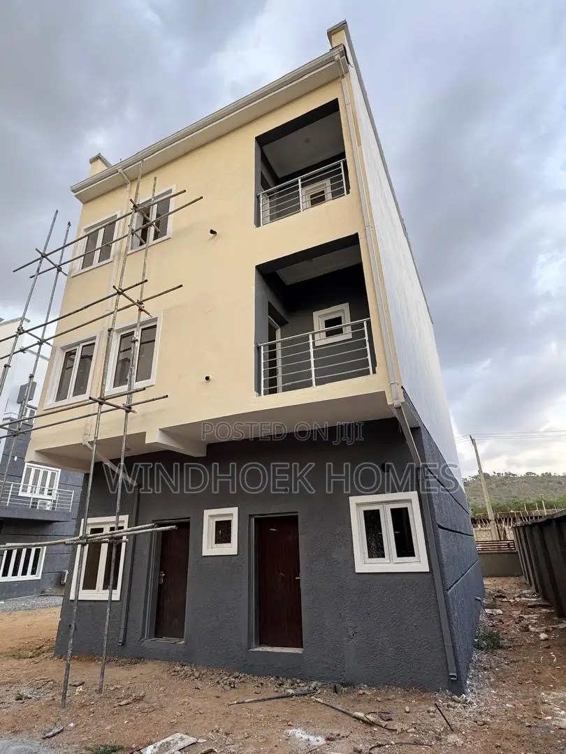 4bdrm Duplex in Life Camp for sale in Life Camp