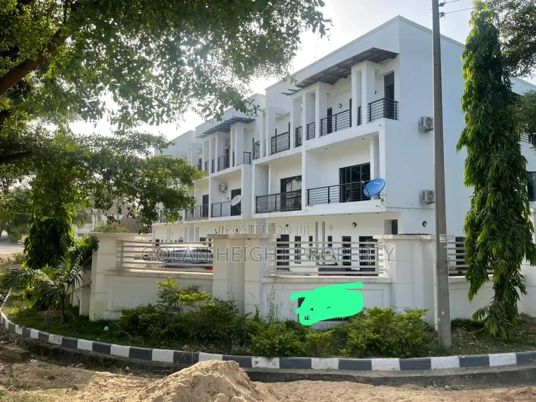 5bdrm Townhouse/Terrace in Gwarinpa, Bunkoro for sale in Bunkoro