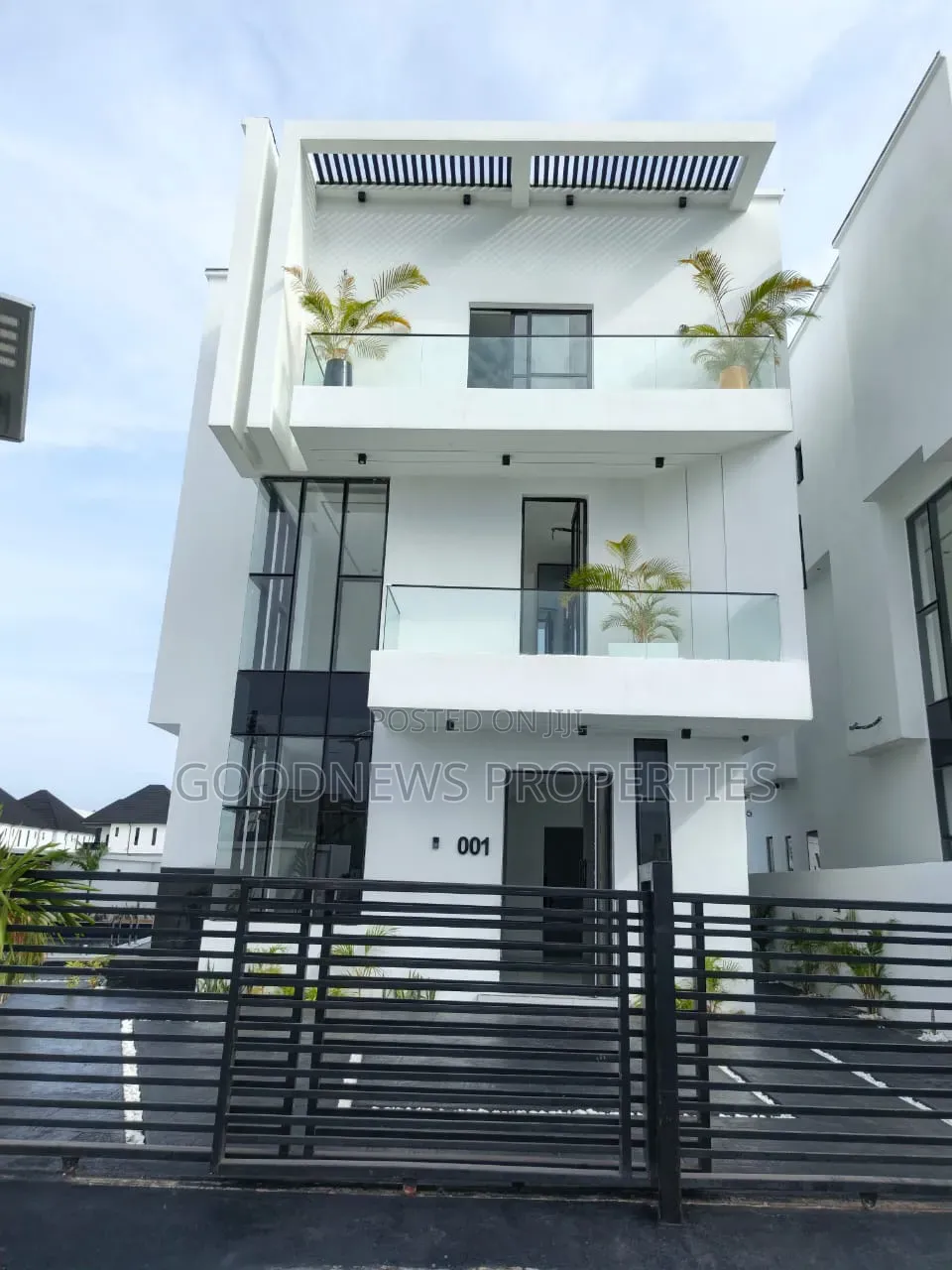 5bdrm Duplex in Ikota for sale in Ikota
