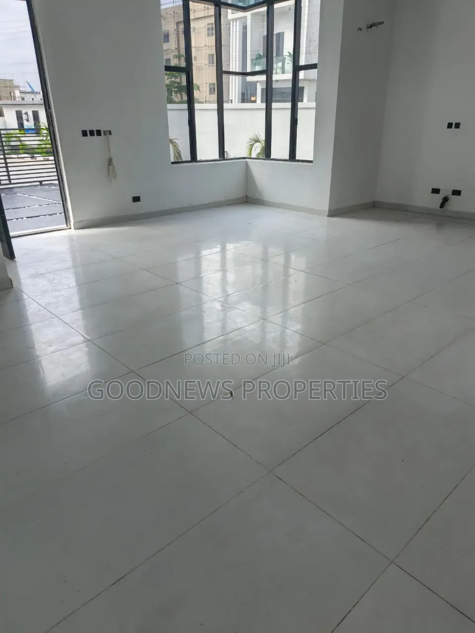5bdrm Duplex in Ikota for sale in Ikota