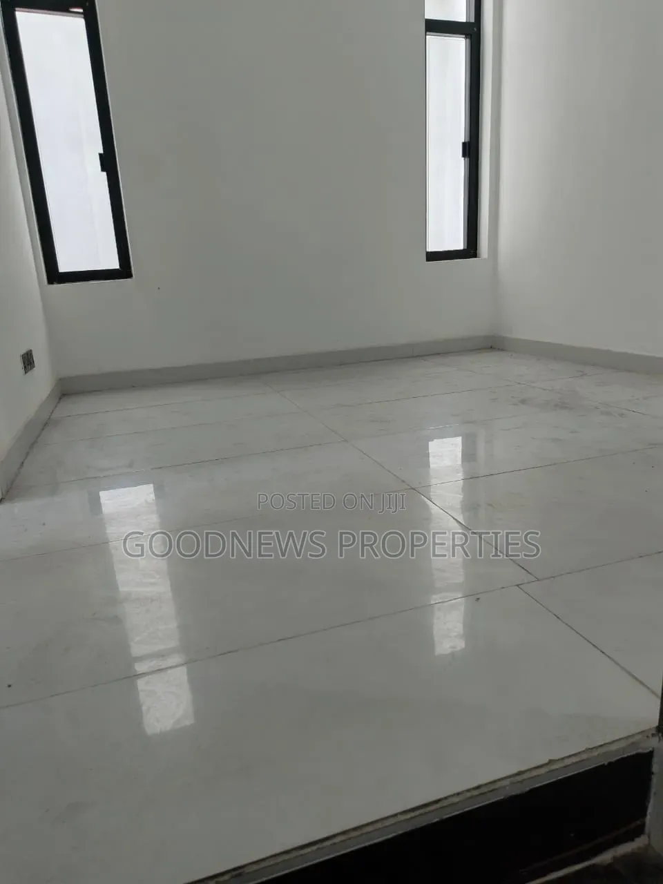 5bdrm Duplex in Ikota for sale in Ikota