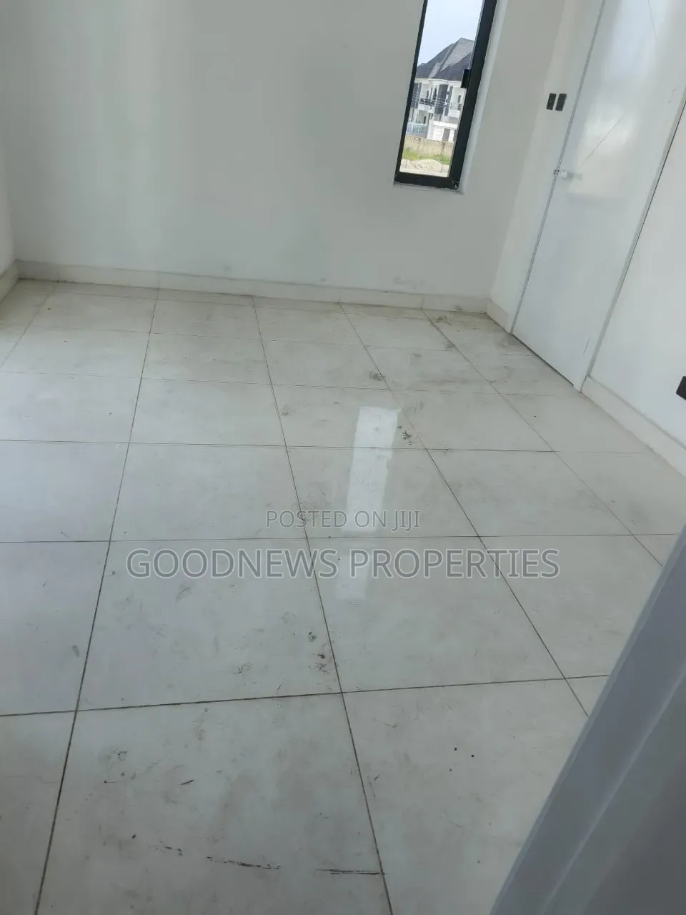 5bdrm Duplex in Ikota for sale in Ikota
