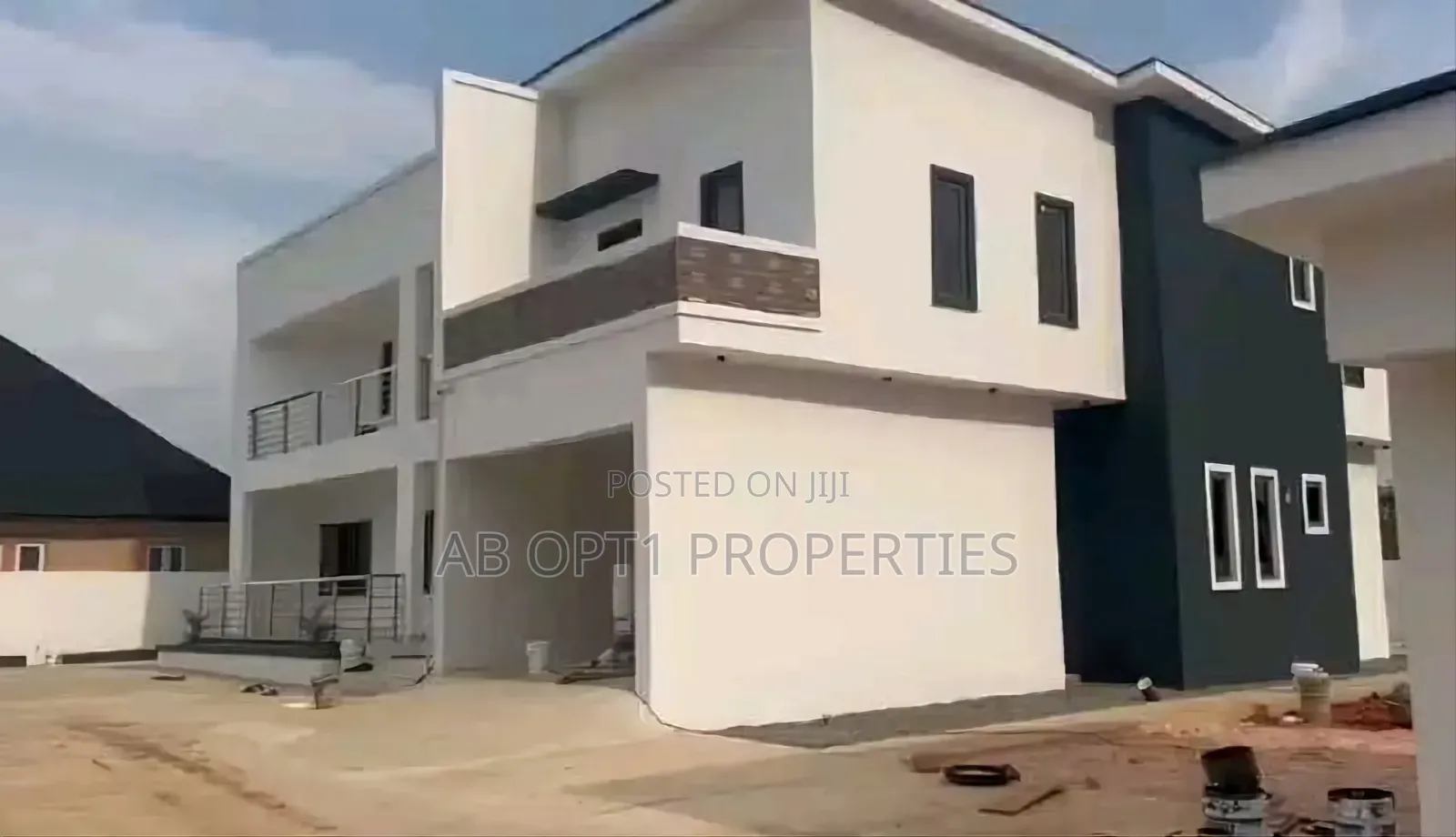 5bdrm Duplex in Ogheghe Road, Benin City for sale in Benin City