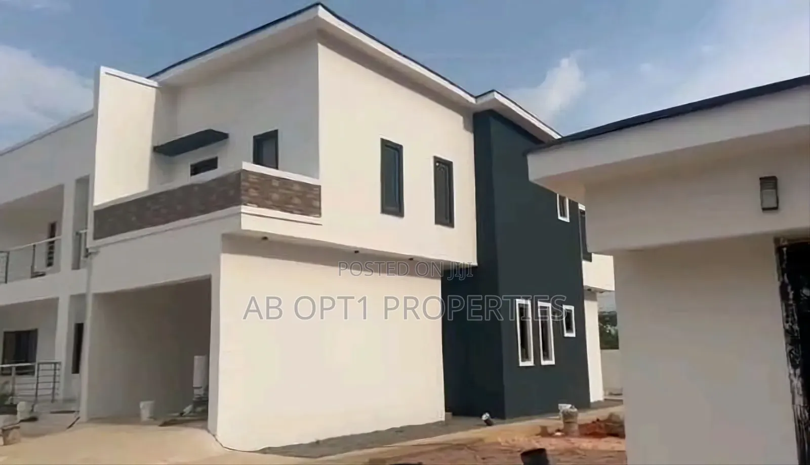 5bdrm Duplex in Ogheghe Road, Benin City for sale in Benin City