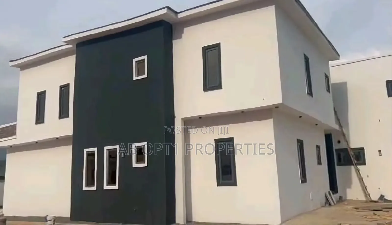 5bdrm Duplex in Ogheghe Road, Benin City for sale in Benin City