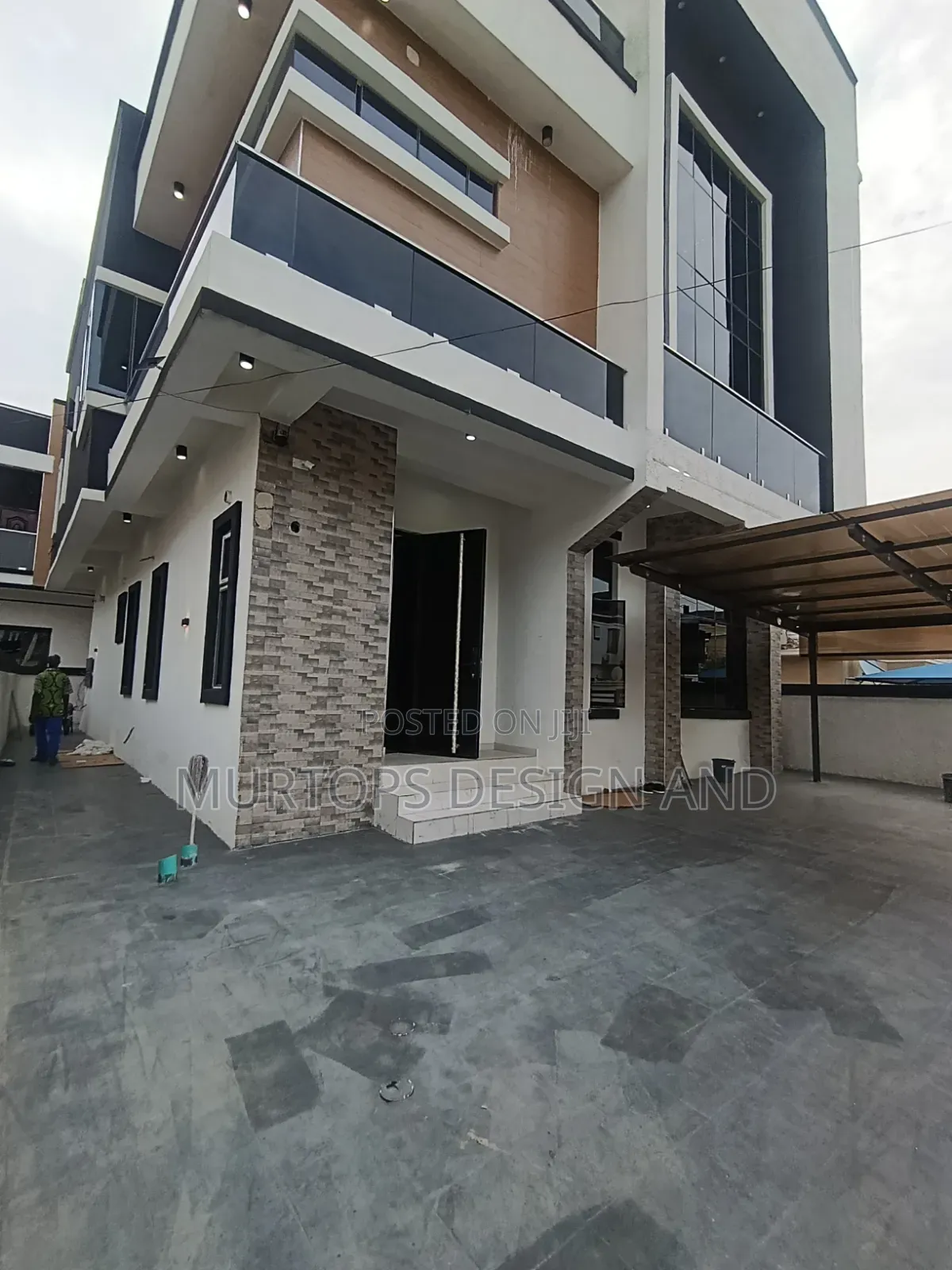 5bdrm Duplex in Bera Estate, Chevron for sale in Chevron