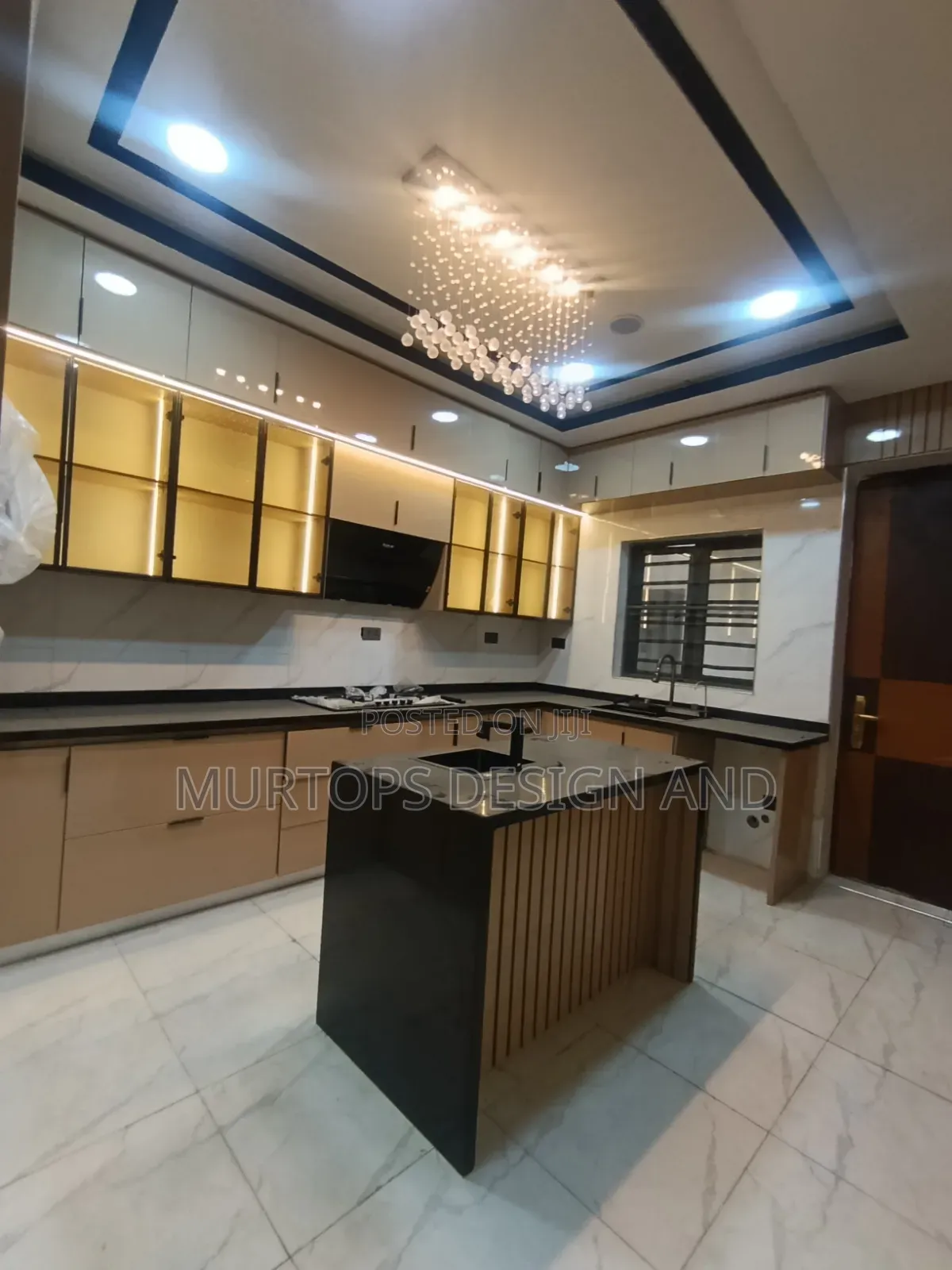 5bdrm Duplex in Bera Estate, Chevron for sale in Chevron