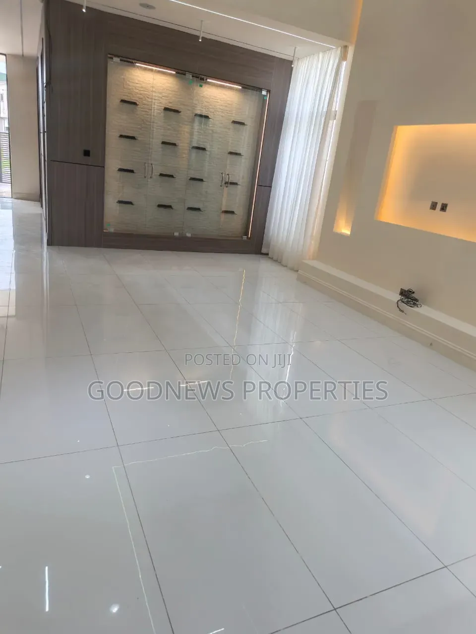 5bdrm Duplex in Orchid Road, Ikota for sale in Ikota