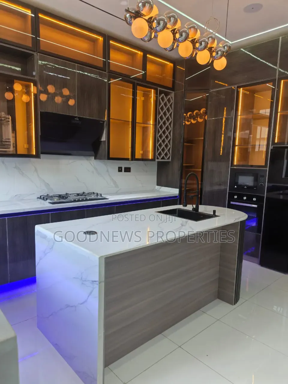 5bdrm Duplex in Orchid Road, Ikota for sale in Ikota