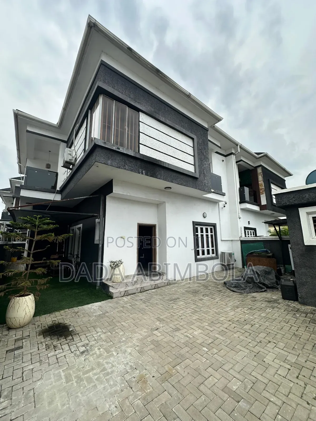 4bdrm Duplex in Ologolo for rent in Ologolo
