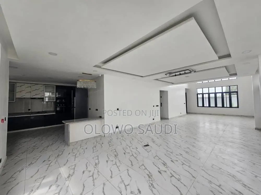 5bdrm Duplex in Banana Island for rent in Banana Island
