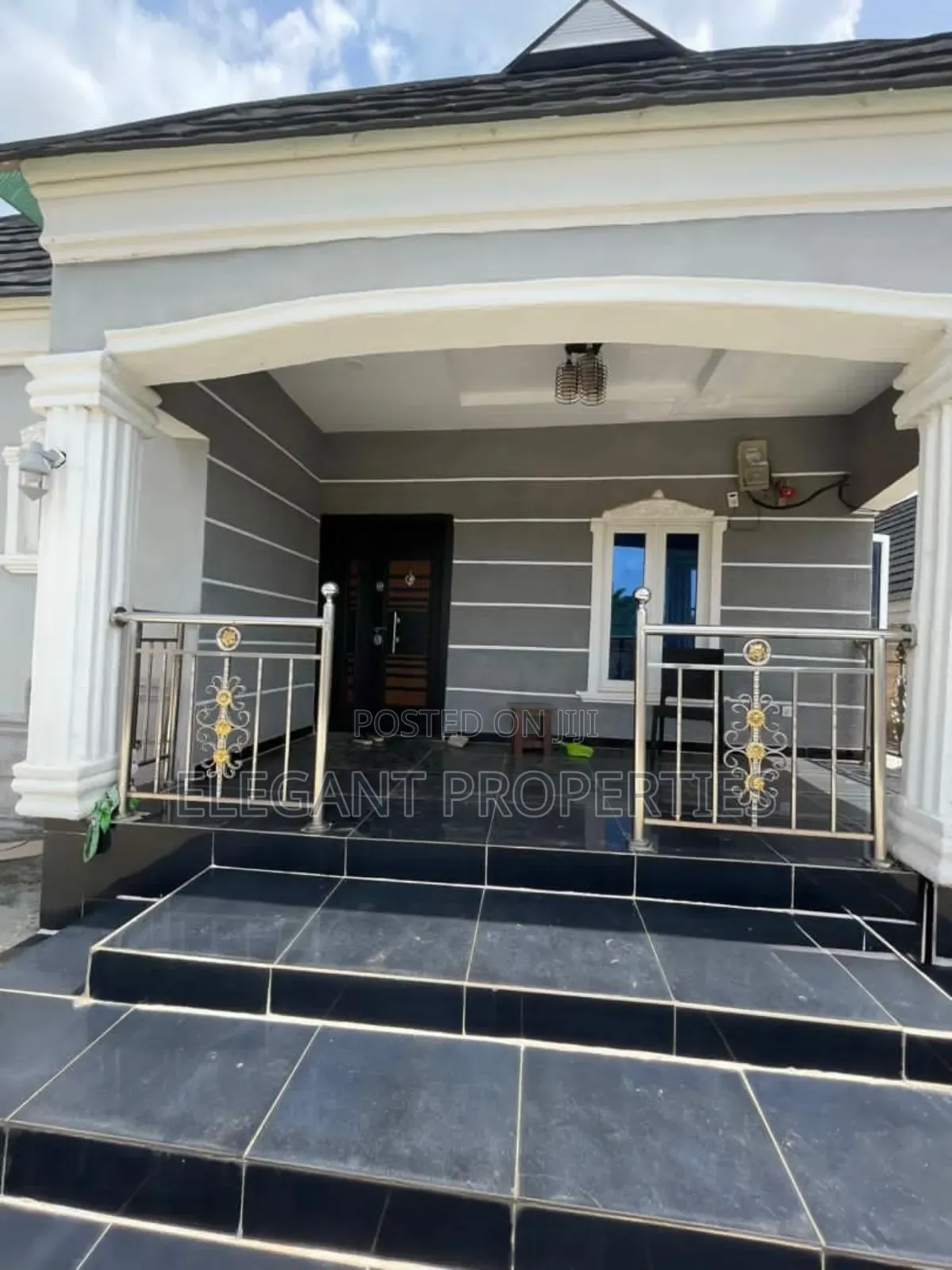 3bdrm Bungalow in At Ilupeju Area, Osogbo for sale in Osogbo