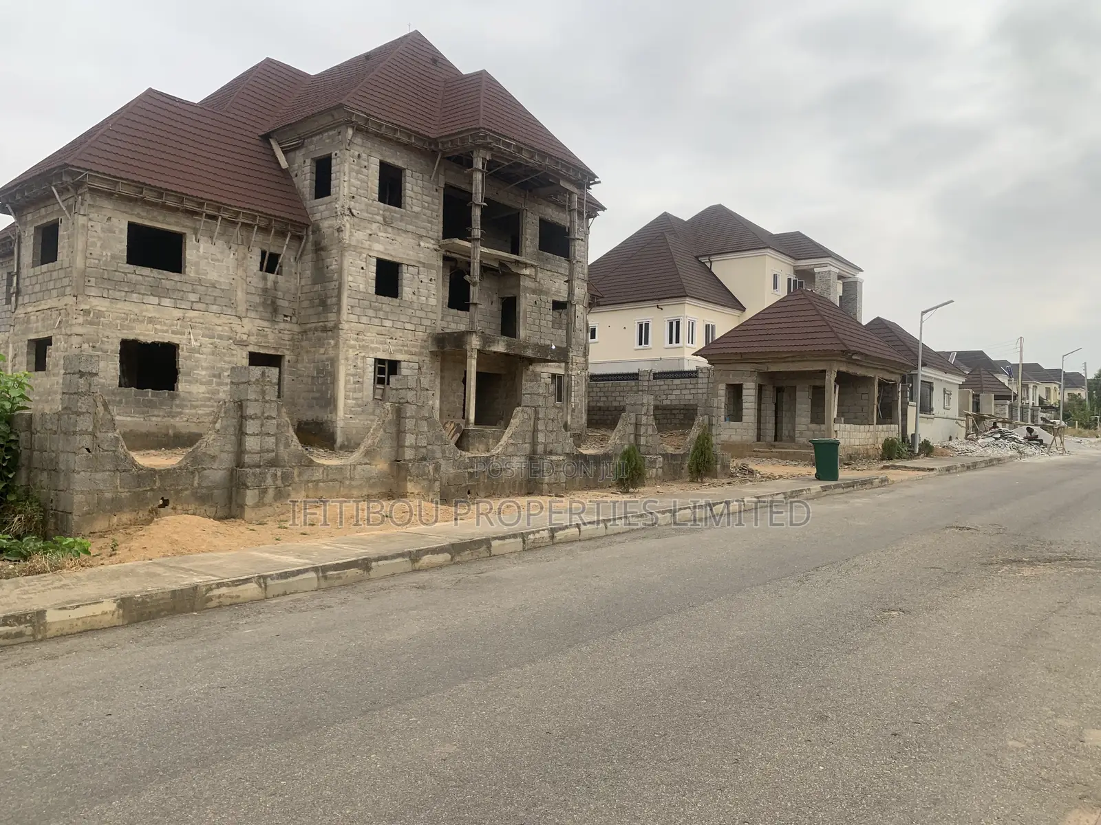6bdrm Duplex in River Park Estate, Sabon Lugbe for sale in Sabon Lugbe