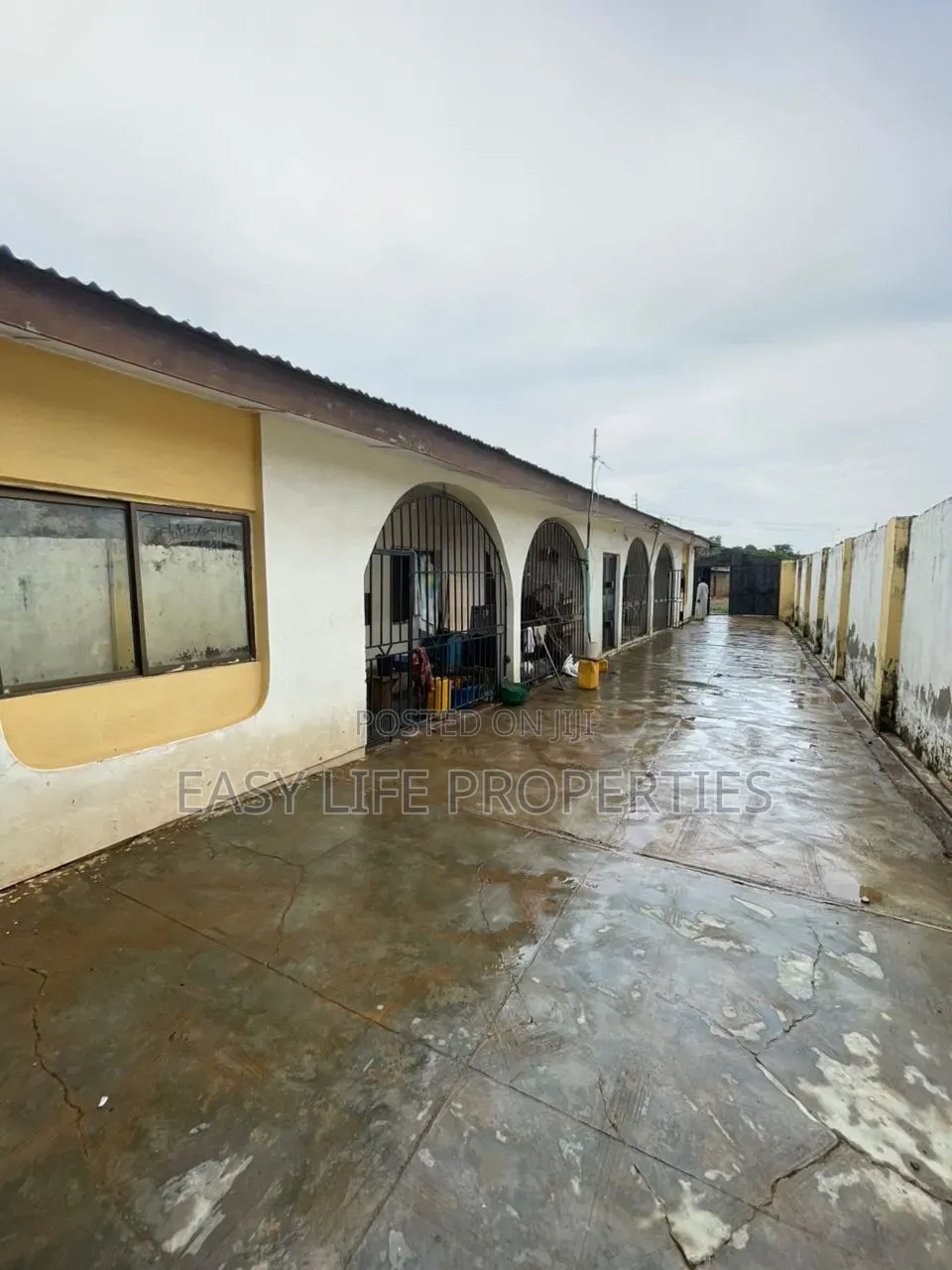 3bdrm Bungalow in Onibata, Alakia for sale in Alakia