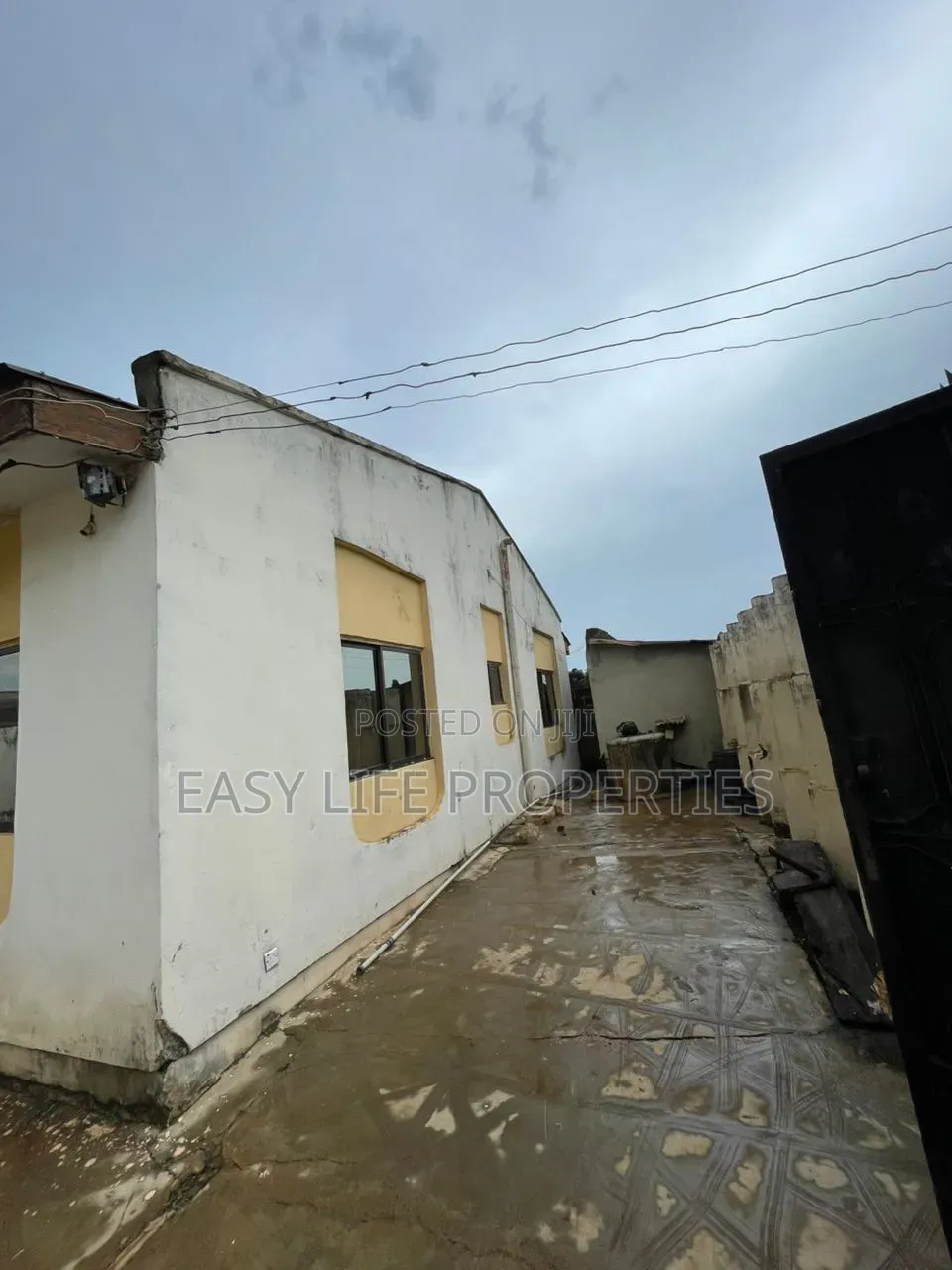 3bdrm Bungalow in Onibata, Alakia for sale in Alakia