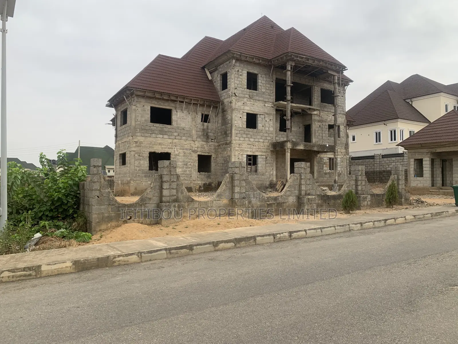 6bdrm Duplex in River Park Estate, Sabon Lugbe for sale in Sabon Lugbe