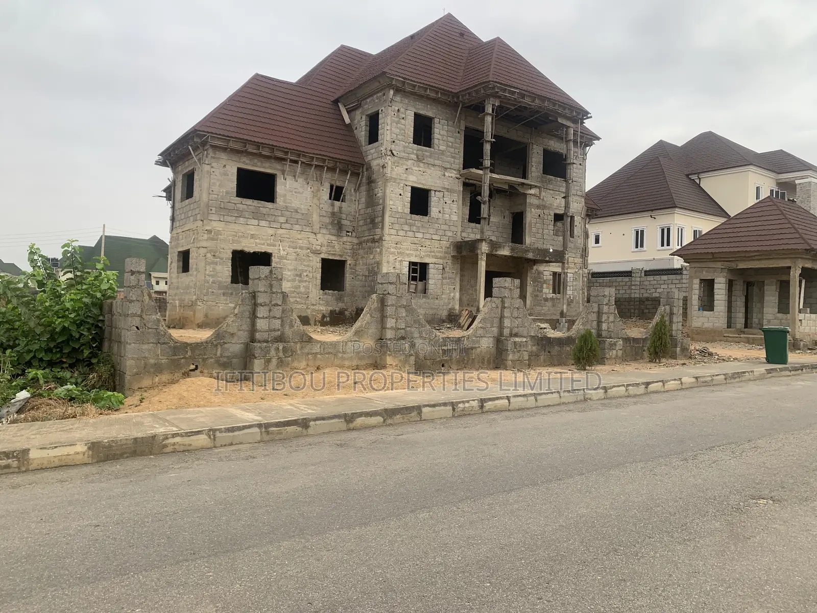 6bdrm Duplex in River Park Estate, Sabon Lugbe for sale in Sabon Lugbe