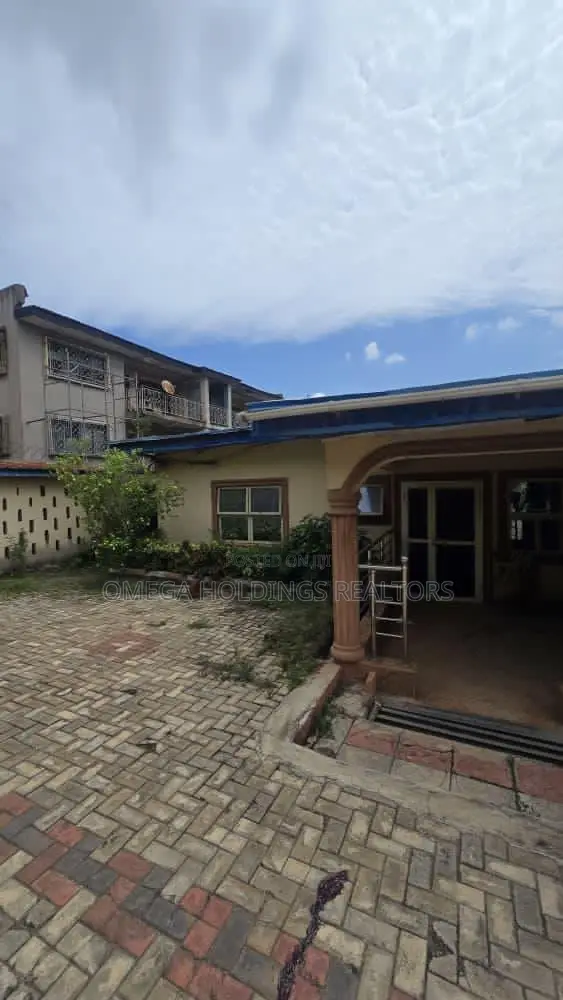 5bdrm Bungalow in Kunfejiyin, Agodi for sale in Agodi
