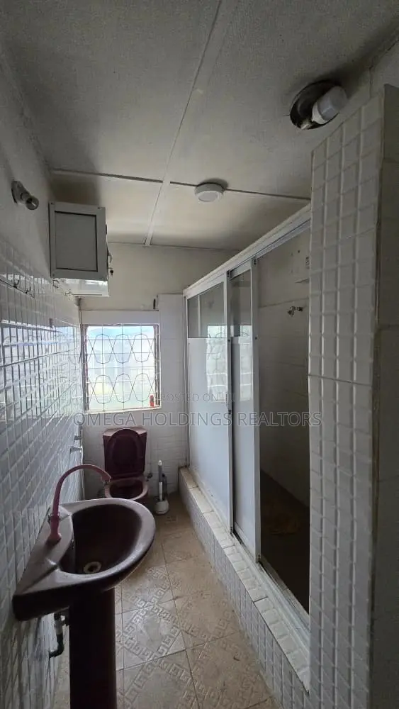 5bdrm Bungalow in Kunfejiyin, Agodi for sale in Agodi