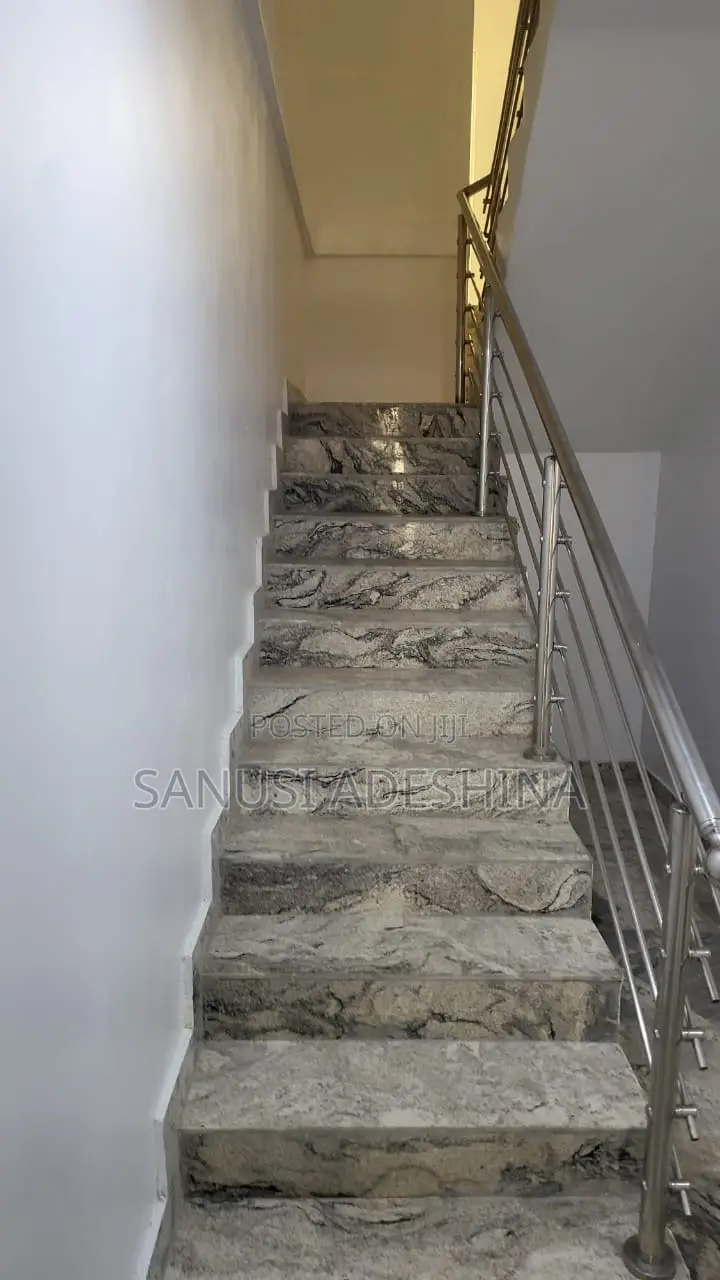 6bdrm Duplex in Wuse Zone 2,Fct for sale in Zone 2 / Wuse