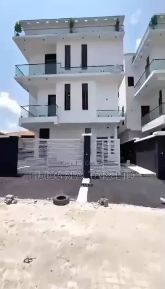 5bdrm Duplex in Sangotedo for sale in Sangotedo