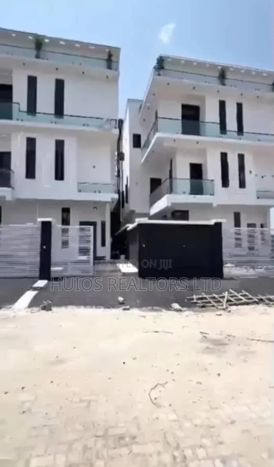 5bdrm Duplex in Sangotedo for sale in Sangotedo