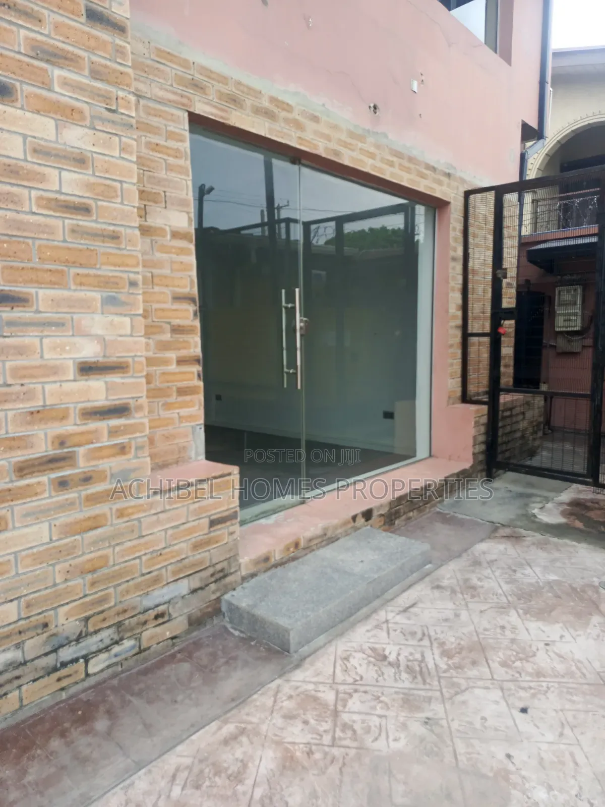 A Shop Space in Lekki Phase 1 for Letting in Lekki Phase 1