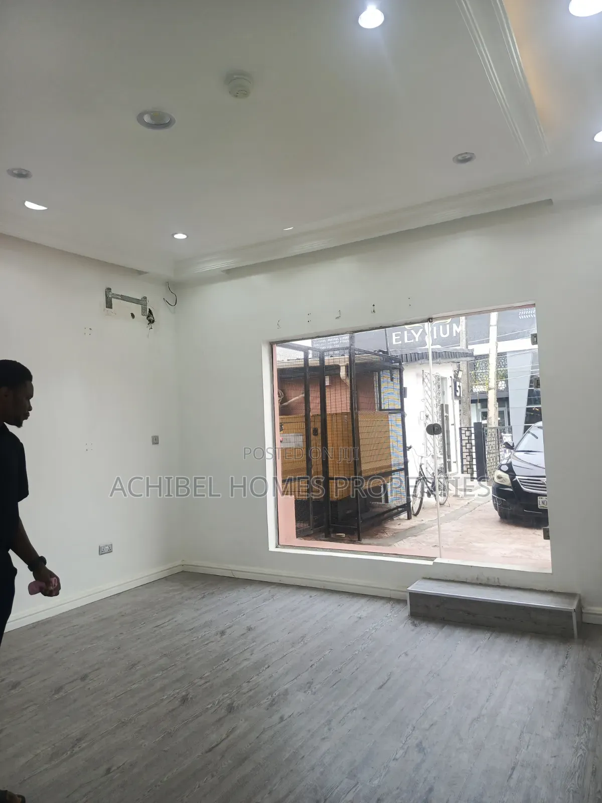 A Shop Space in Lekki Phase 1 for Letting in Lekki Phase 1