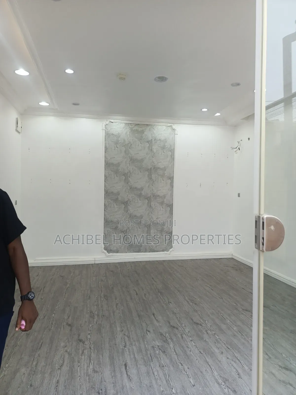 A Shop Space in Lekki Phase 1 for Letting in Lekki Phase 1